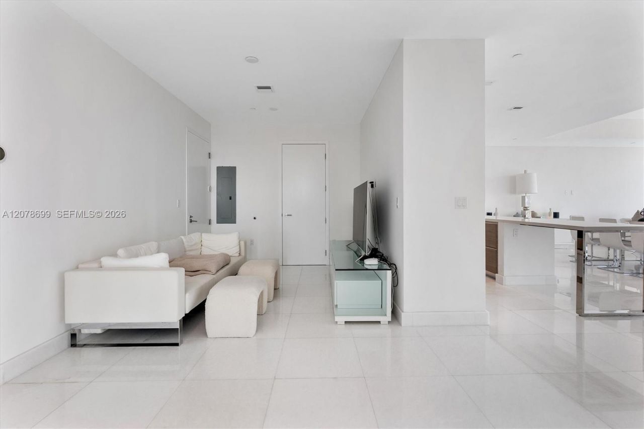 17475 Collins Ave , Unit 2203, Sunny Isles Beach, FL 33160 Photo