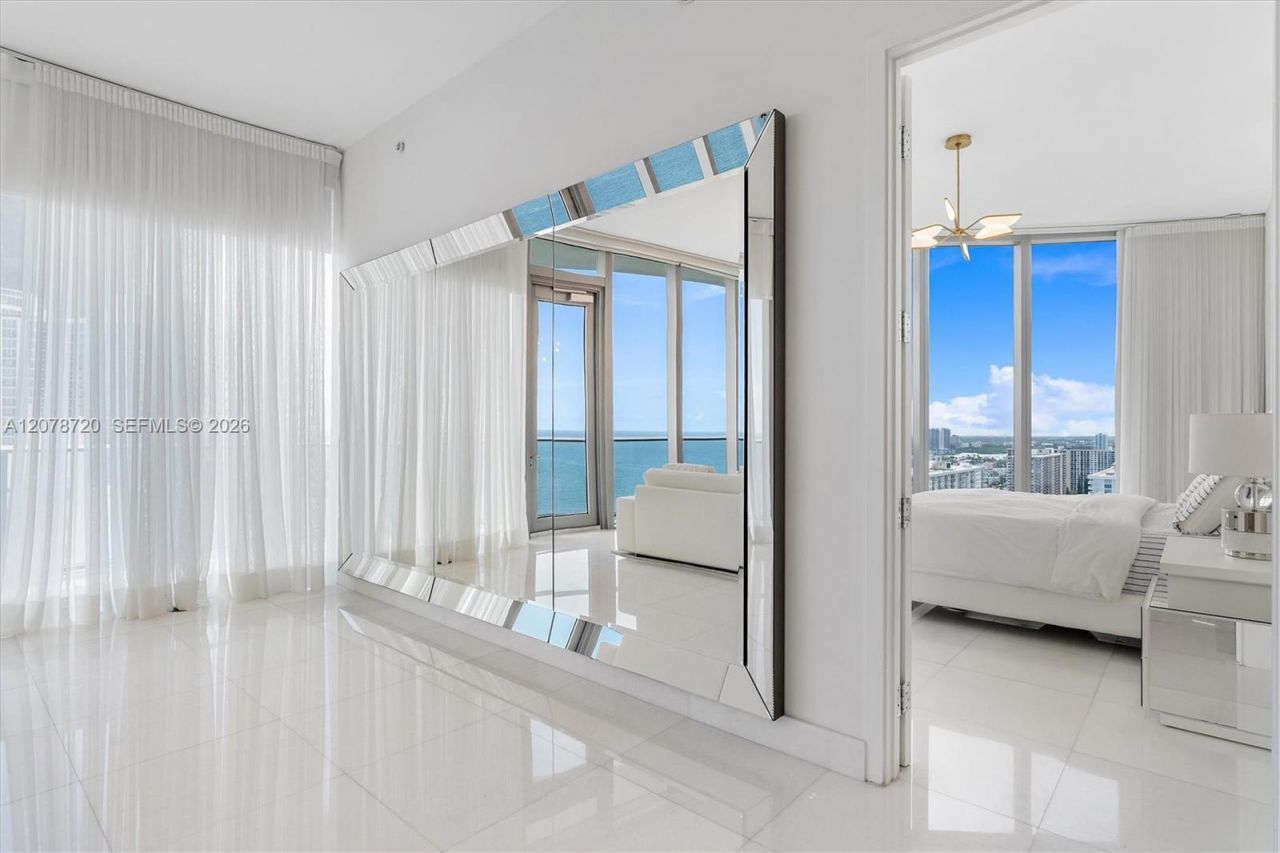 17475 Collins Ave , Unit 2203, Sunny Isles Beach, FL 33160 Photo