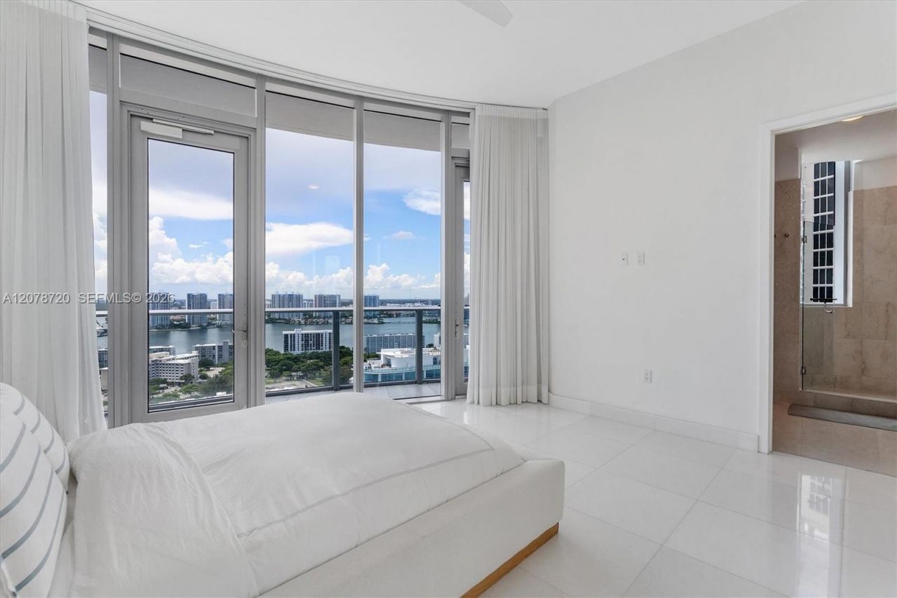 17475 Collins Ave , Unit 2203, Sunny Isles Beach, FL 33160 Photo