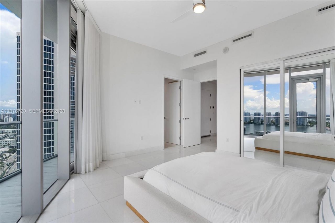 17475 Collins Ave , Unit 2203, Sunny Isles Beach, FL 33160 Photo