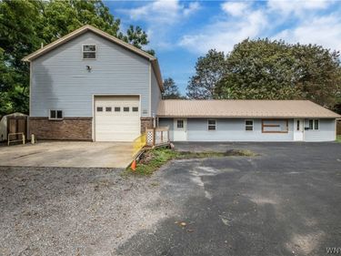 10838 Bodine Road, Clarence, NY 14031