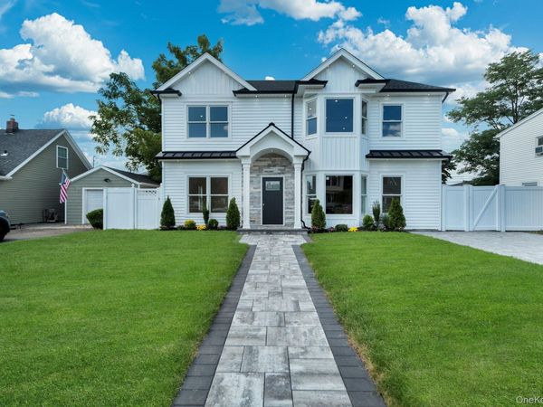 84 Rope Lane , Levittown, NY 11756