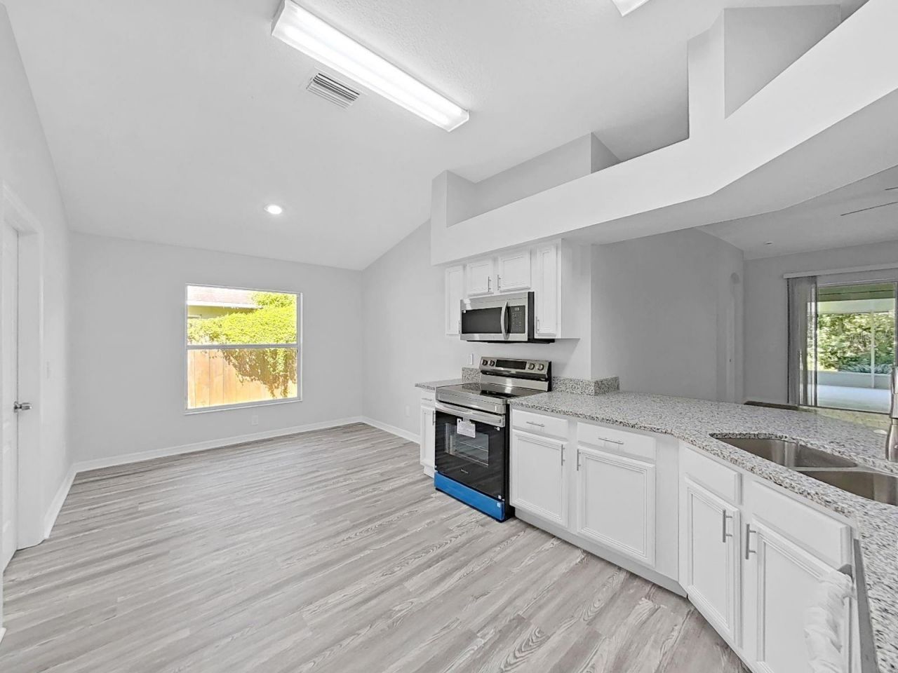 1423 Lake Shore Ranch Drive, Seffner, FL 33584 Photo
