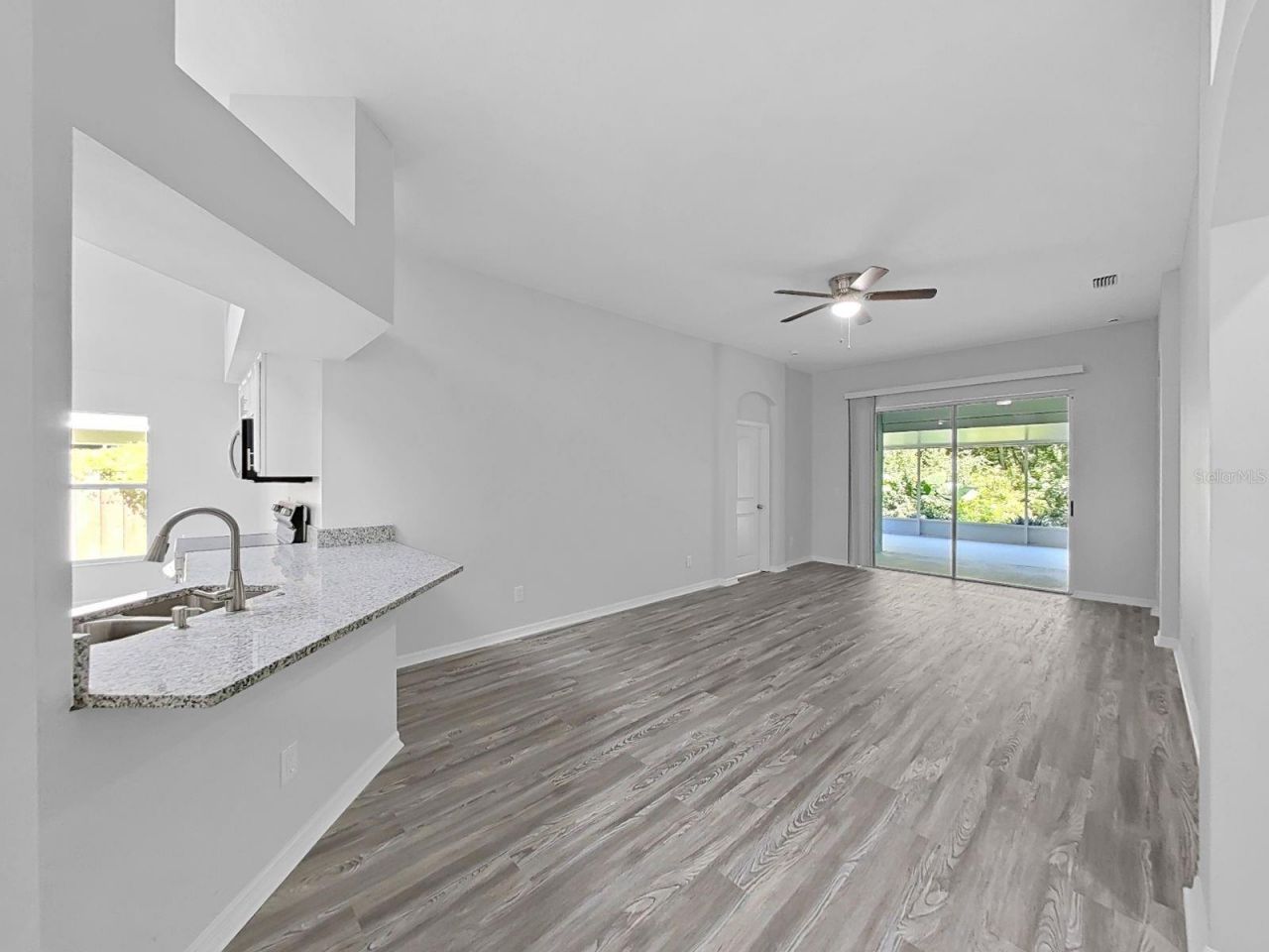 1423 Lake Shore Ranch Drive, Seffner, FL 33584 Photo