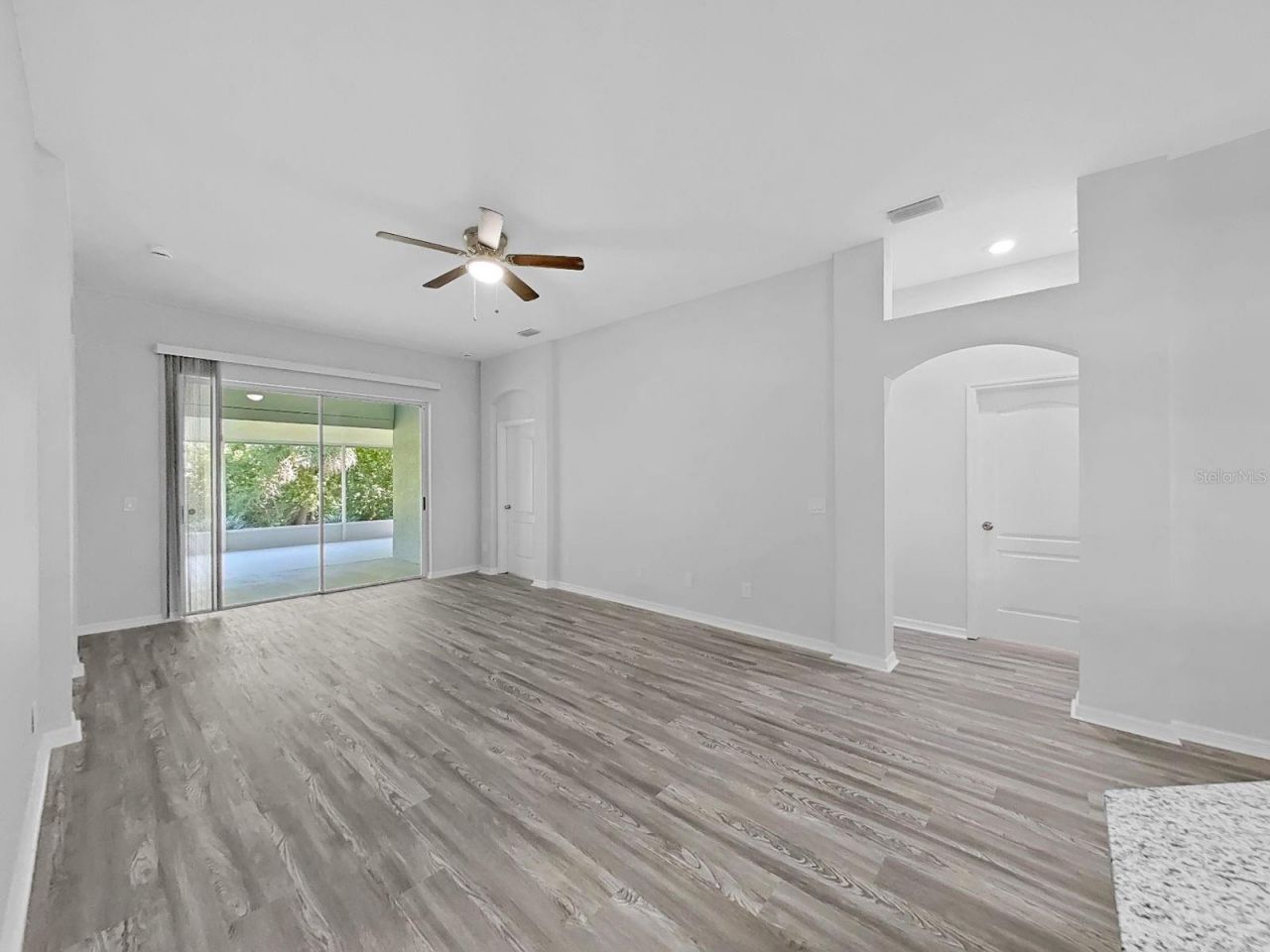 1423 Lake Shore Ranch Drive, Seffner, FL 33584 Photo