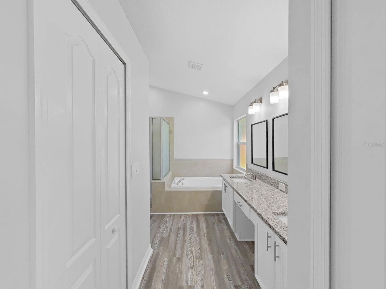 1423 Lake Shore Ranch Drive, Seffner, FL 33584 Photo