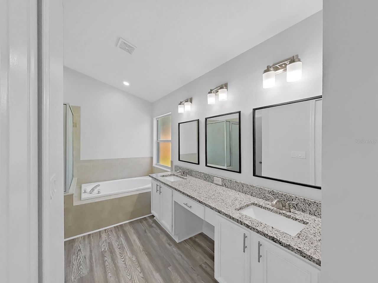 1423 Lake Shore Ranch Drive, Seffner, FL 33584 Photo