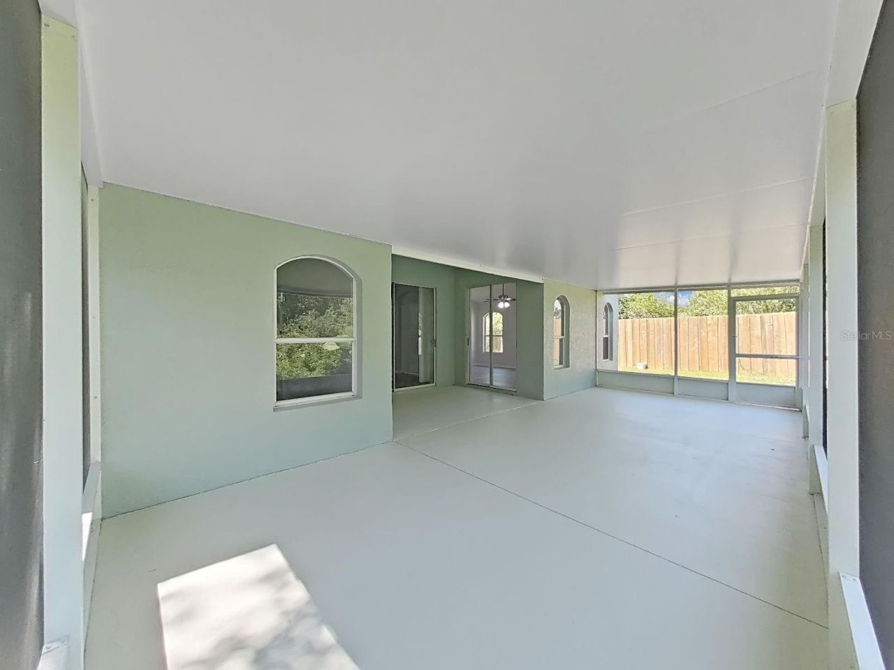 1423 Lake Shore Ranch Drive, Seffner, FL 33584 Photo