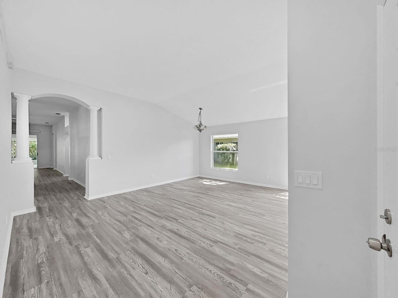1423 Lake Shore Ranch Drive, Seffner, FL 33584 Photo