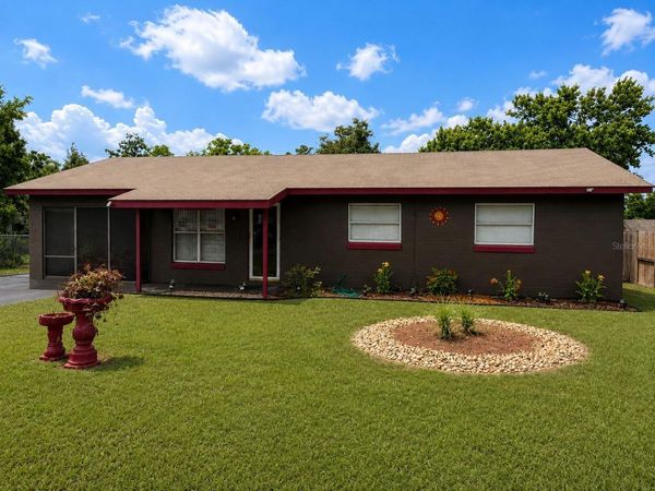 605 LAISY DRIVE , DELAND, FL 32724