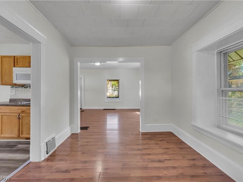 1296 W Wilbeth Road, Akron, OH 44314 Photo 9