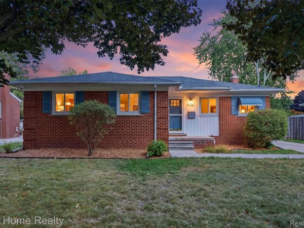 22934 Warner Street, Farmington, Mi 48336