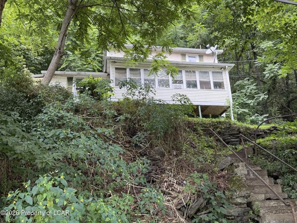 1459 W Main Street, Plymouth, PA 18651