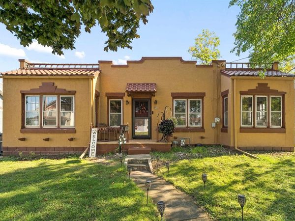 303 W FOREST AVENUE, Neenah, WI 54956