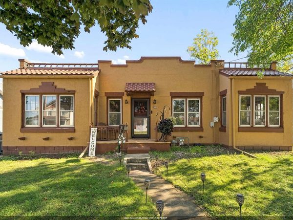 303 W FOREST AVENUE, Neenah, WI 54956