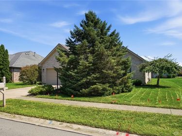 9569 Country Path Trail, Miami Township, OH 45342