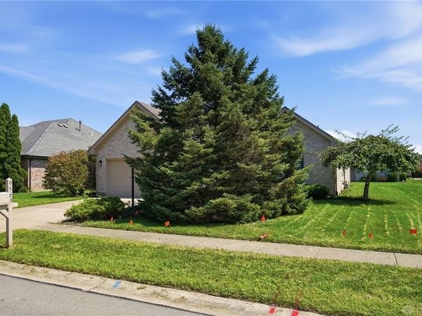 9569 Country Path Trail, Miamisburg, OH 45342