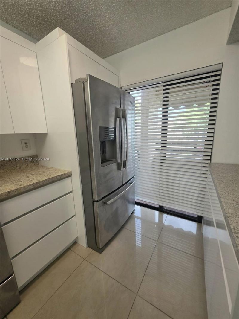 20105 NE 3rd Ct , Unit 6, Miami, FL 33179 Photo