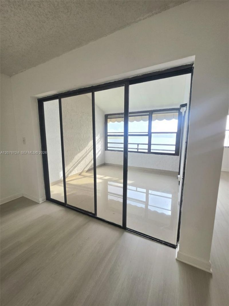 20105 NE 3rd Ct , Unit 6, Miami, FL 33179 Photo