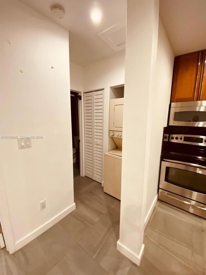2129 NW 75th St , Miami, FL 33147 Photo