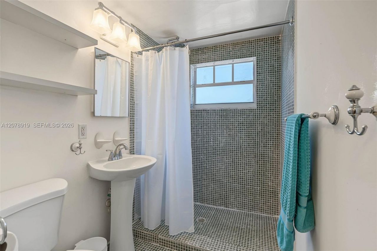 915 8th St, Unit 102, Miami Beach, FL 33139 Photo