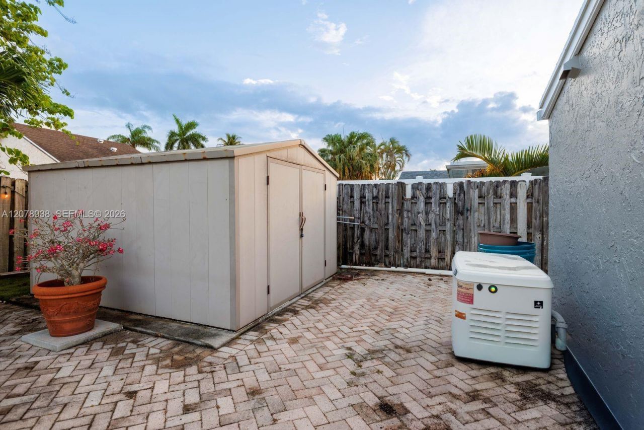 11660 NW 38th Pl , Sunrise, FL 33323 Photo