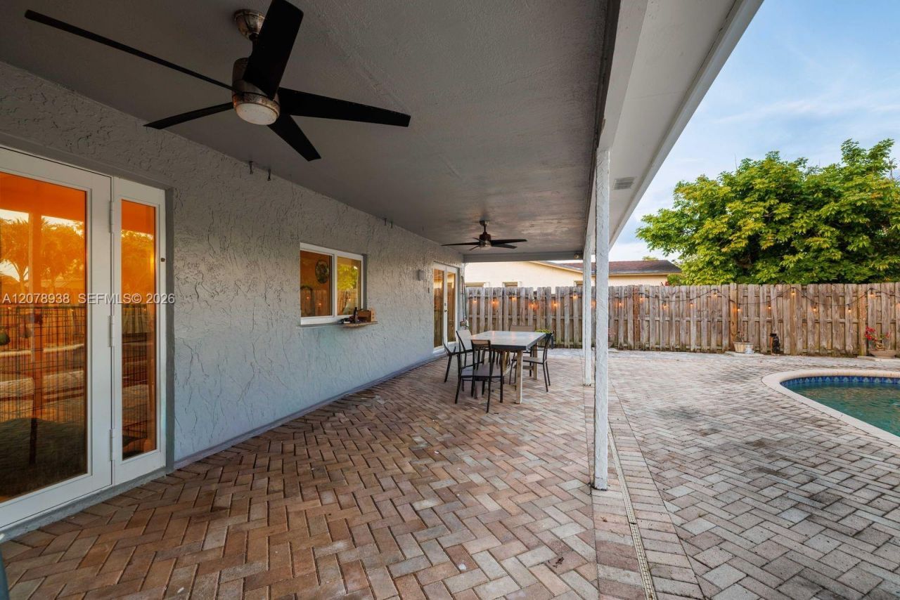 11660 NW 38th Pl , Sunrise, FL 33323 Photo