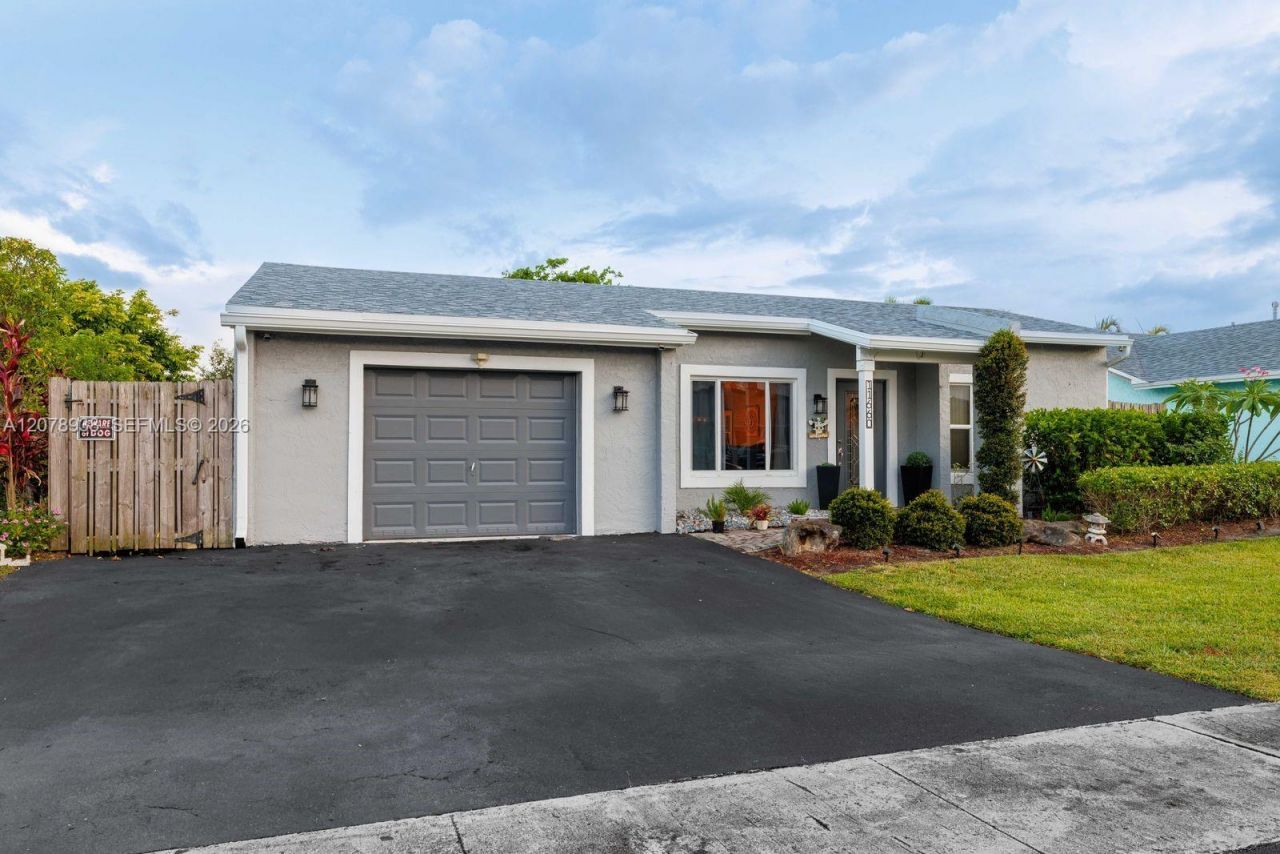 11660 NW 38th Pl , Sunrise, FL 33323 Photo