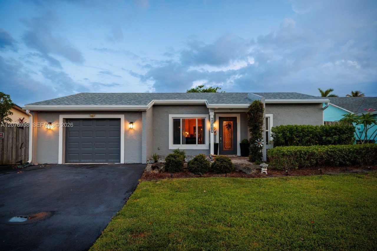 11660 NW 38th Pl , Sunrise, FL 33323 Photo