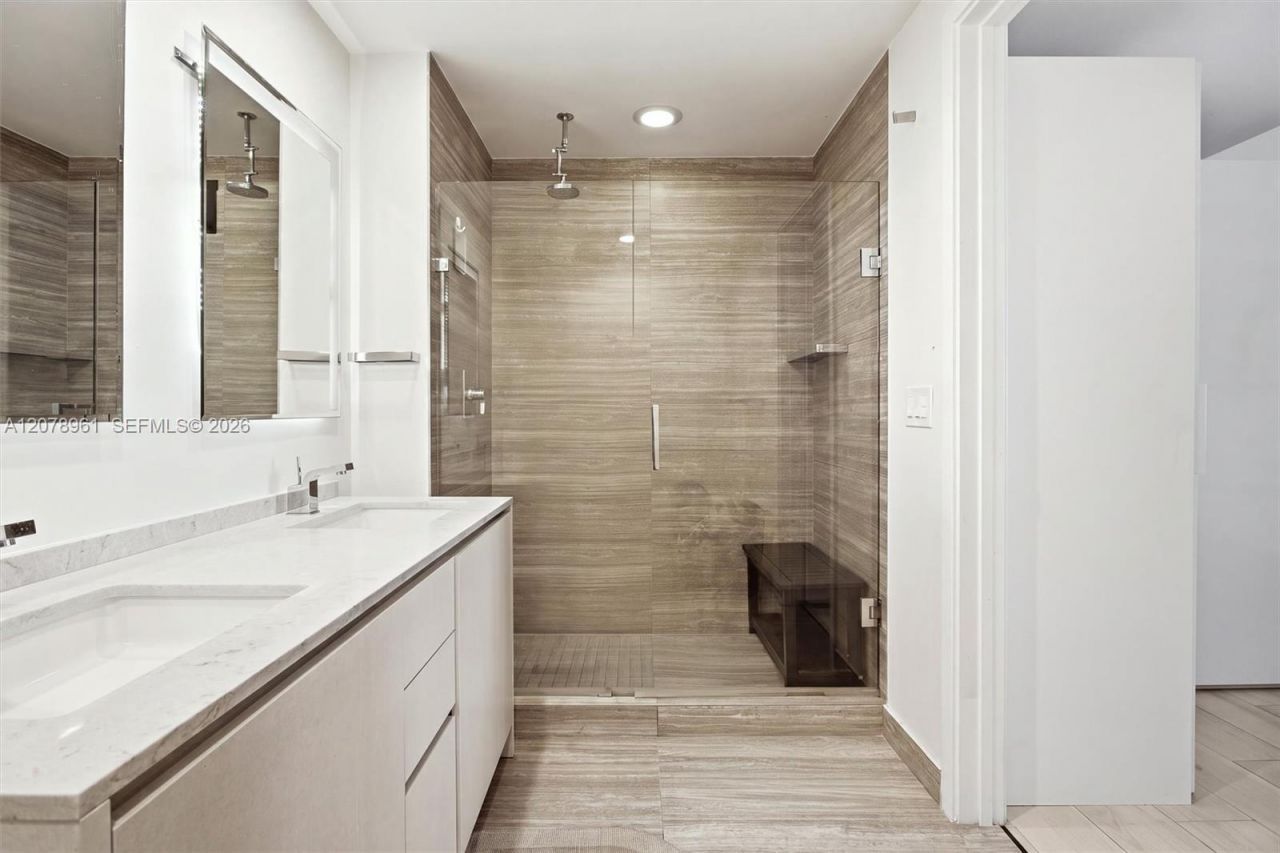 1010 Brickell Ave , Unit 2102, Miami, FL 33131 Photo