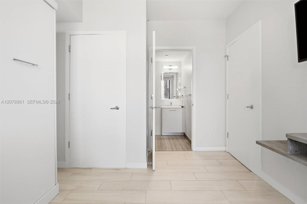 1010 Brickell Ave , Unit 2102, Miami, FL 33131 Photo