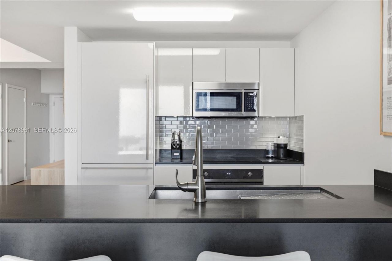 1010 Brickell Ave , Unit 2102, Miami, FL 33131 Photo