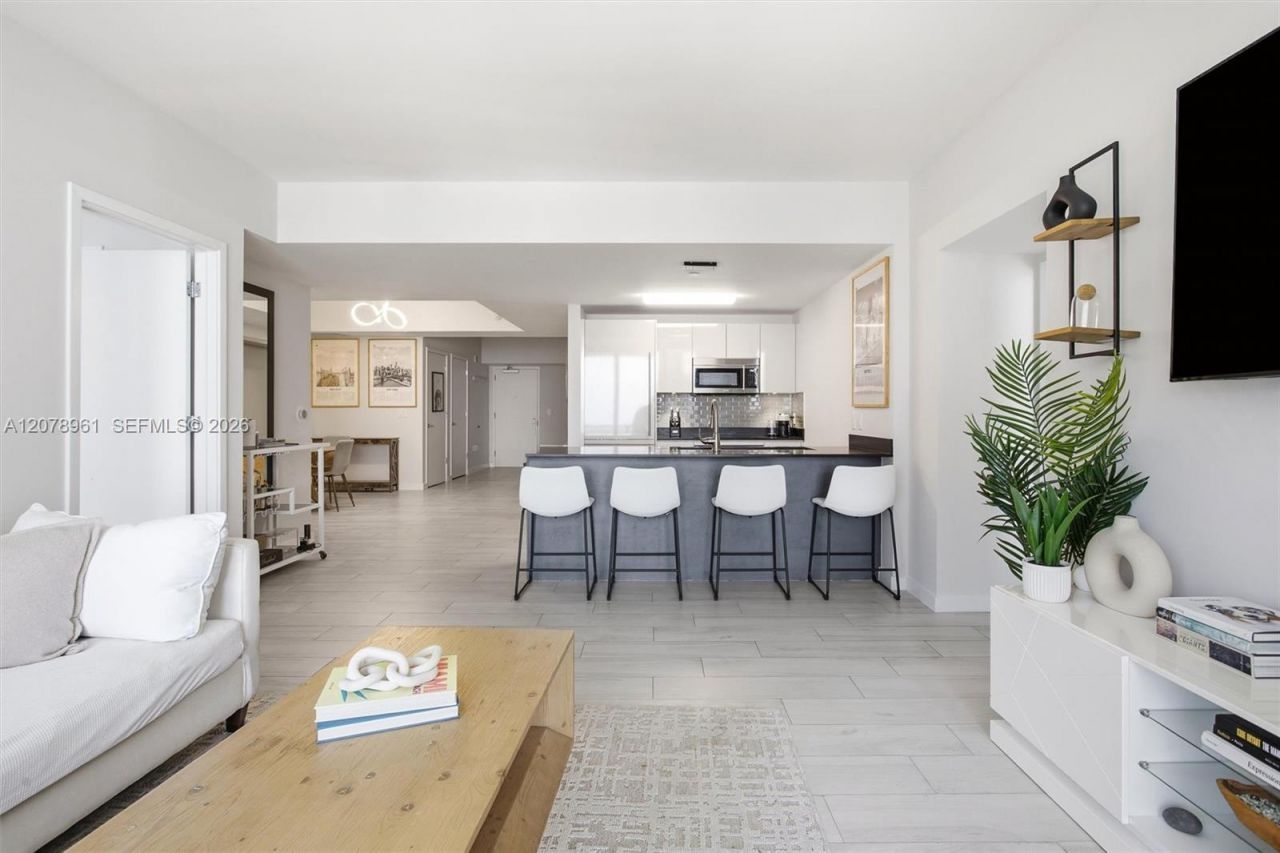 1010 Brickell Ave , Unit 2102, Miami, FL 33131 Photo