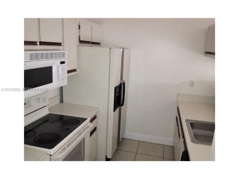 18290 Mediterranean Blvd , Unit 7-5, Hialeah, FL 33015 Photo