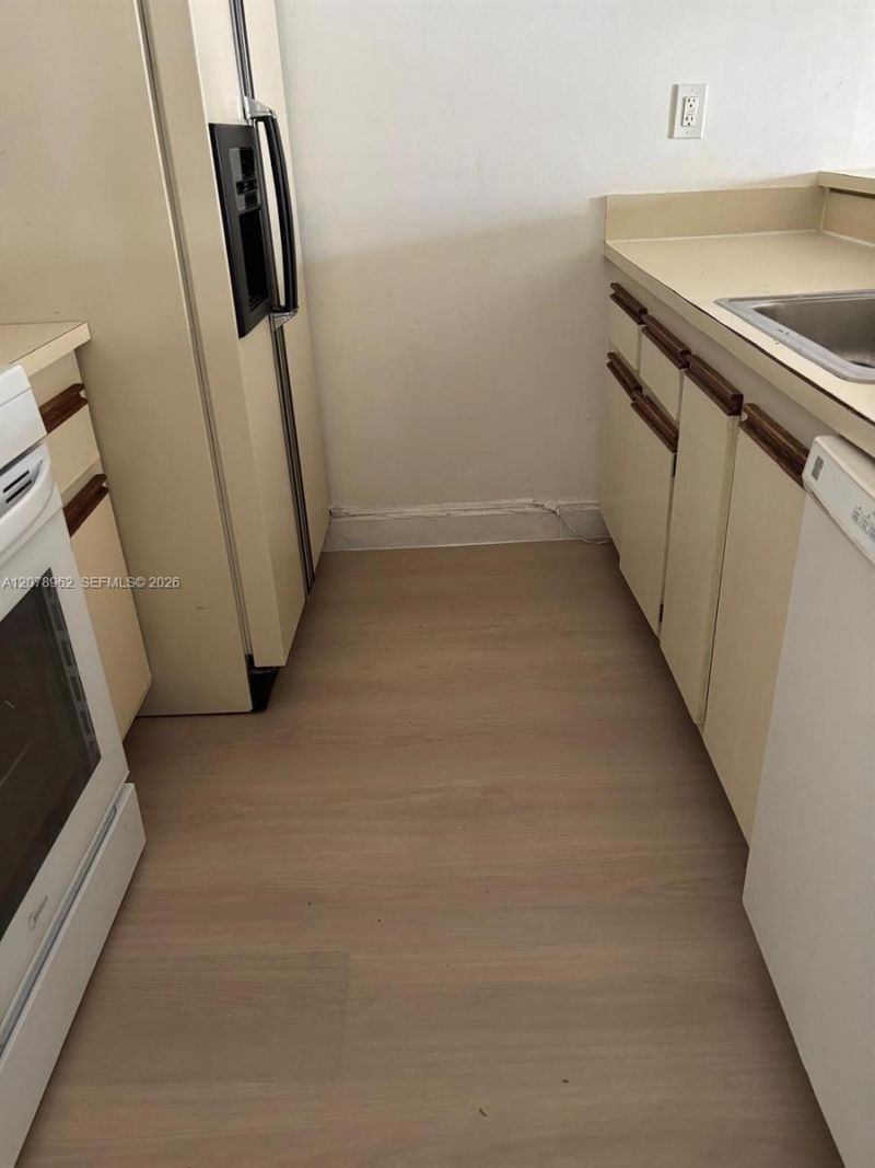 18290 Mediterranean Blvd , Unit 7-5, Hialeah, FL 33015 Photo