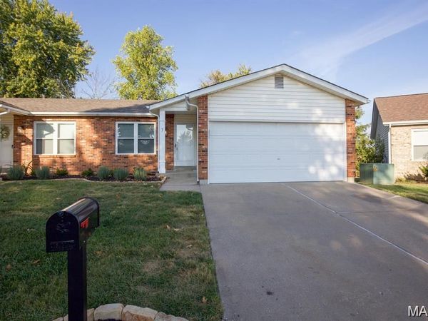7 Windstream Court , St Peters, MO 63376