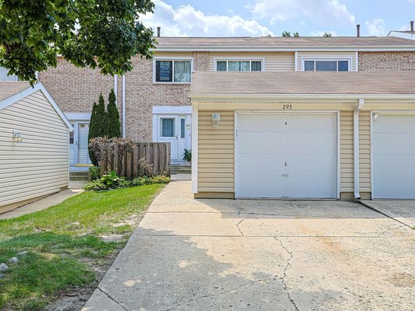 293 Barclay Drive, Glendale Heights, IL 60139