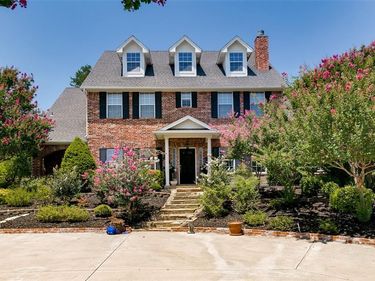 6932 La Cantera Drive, Fort Worth, TX 76108