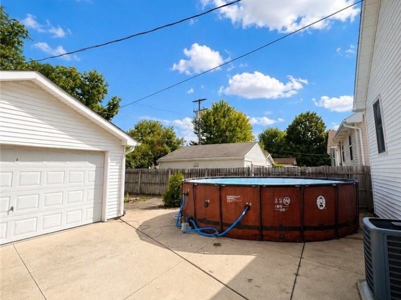 12910 Bennington Avenue, Cleveland, OH 44135 Photo 2