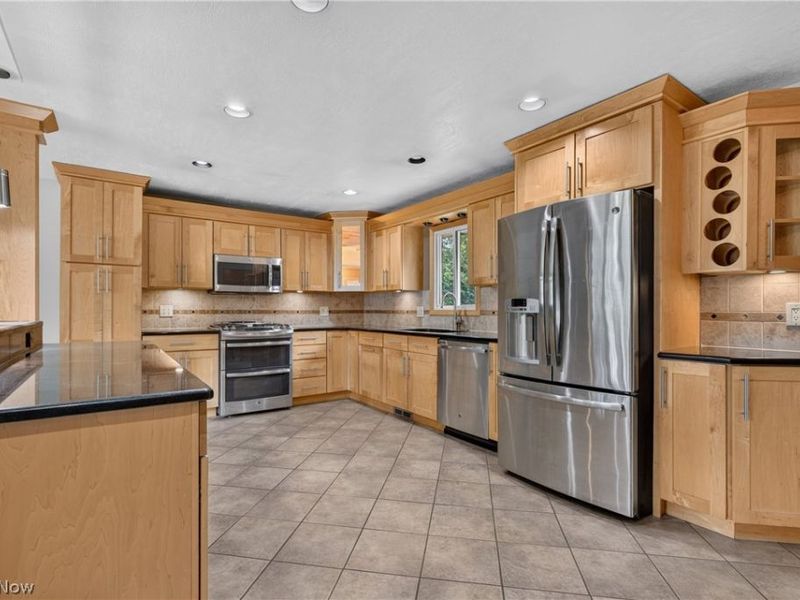 6613 Brookside Road, Independence, OH 44131 Photo 5