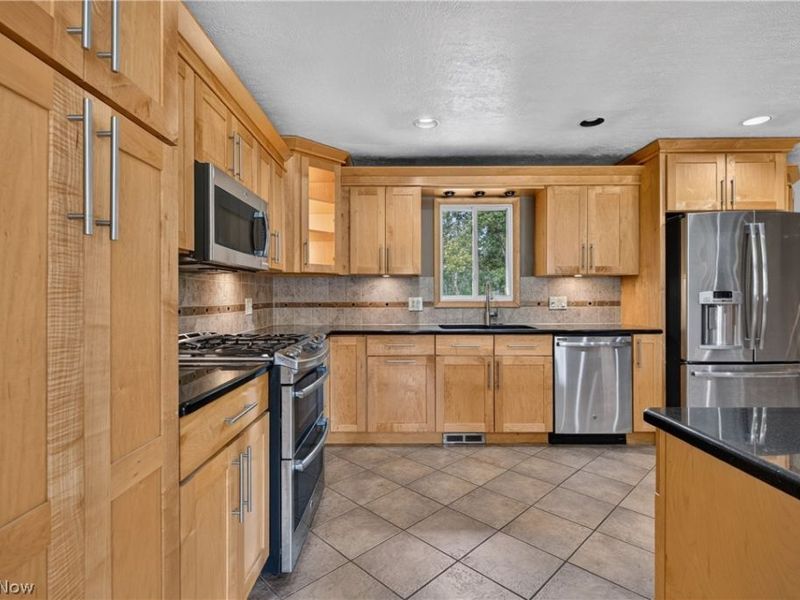 6613 Brookside Road, Independence, OH 44131 Photo 9