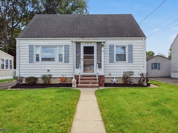 21 Harrison St, Little Falls, NJ 07424
