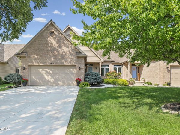 1404 Turnberry Ct., Bowling Green, OH 43402