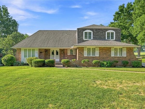 508 NW Golfview Drive, Blue Springs, MO 64014