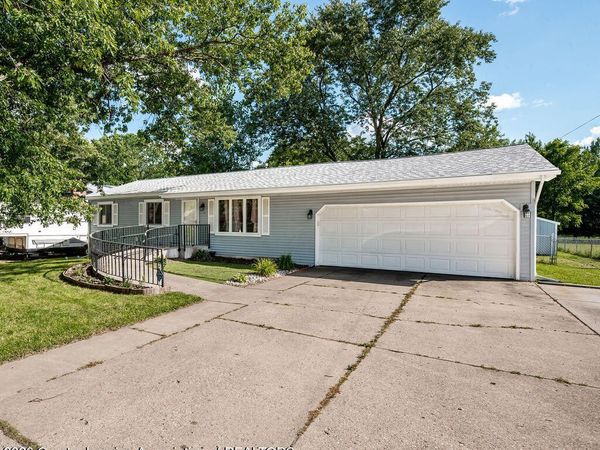 1415 Pierce Road, Lansing, MI 48910