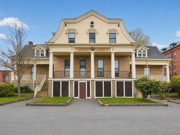 1049 Pleasant St, Unit 2, New Bedford, MA 02740