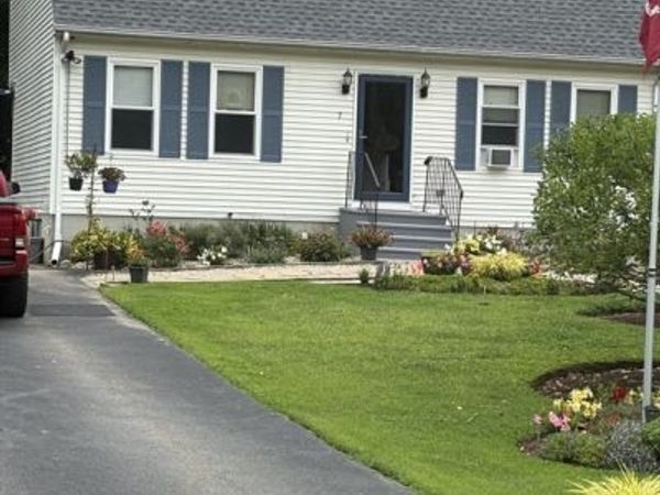7 Pilgrim Ct., Douglas, MA 01516