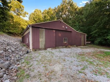 1353 Parkersville Road, Eddyville, KY 42038