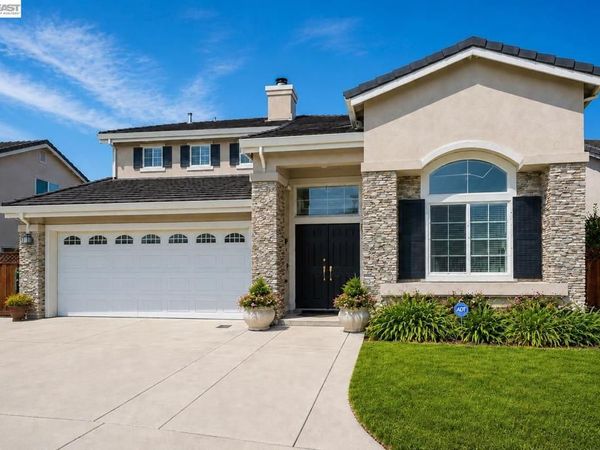 15100 Shining Star Ln, San Leandro, CA 94579