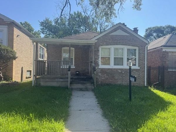 9757 S Ingleside Avenue, Chicago, IL 60628